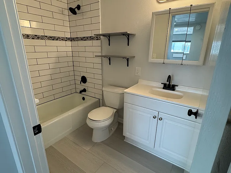34002 Copper Lantern St #B — Photo 8