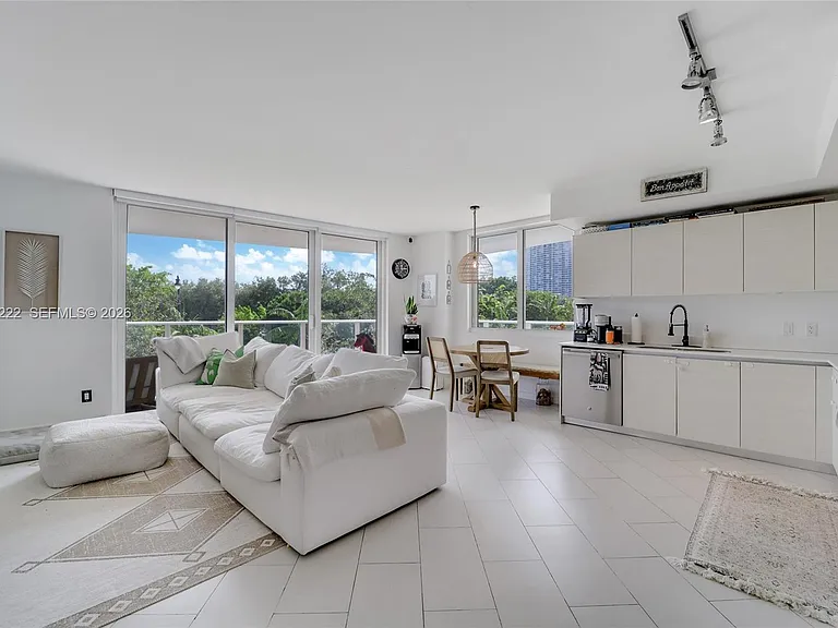 4250 Biscayne Blvd #301 — Photo 2