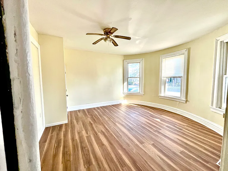 1310 Washburn St #1 — Photo 8
