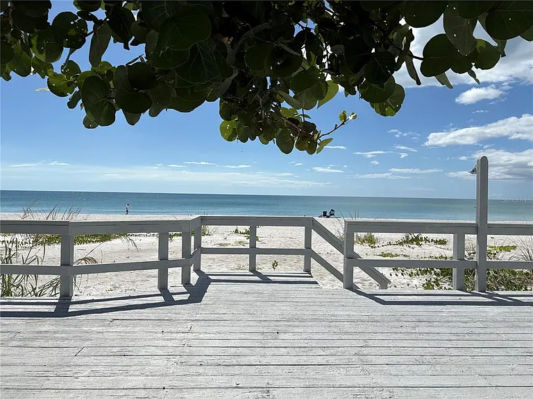 2823 Gulf Of Mexico Dr — Photo 11