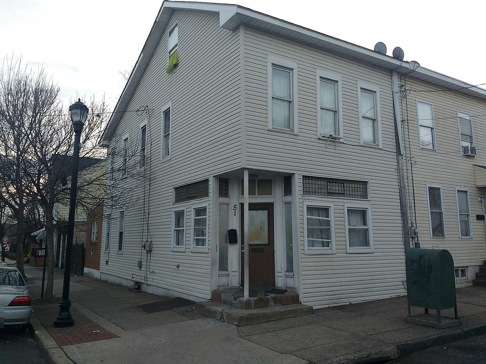 2nd image of 51 Adeline St