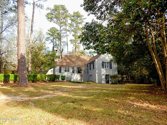 2nd image of 862 Parkview Dr