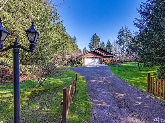 3rd image of 9053 NE Leprechaun Ln