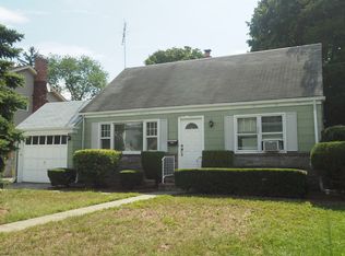 87 James St, Hicksville, NY 11801