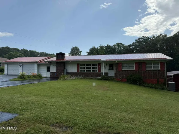 2818 Dungannon Rd, Coeburn, VA 24230