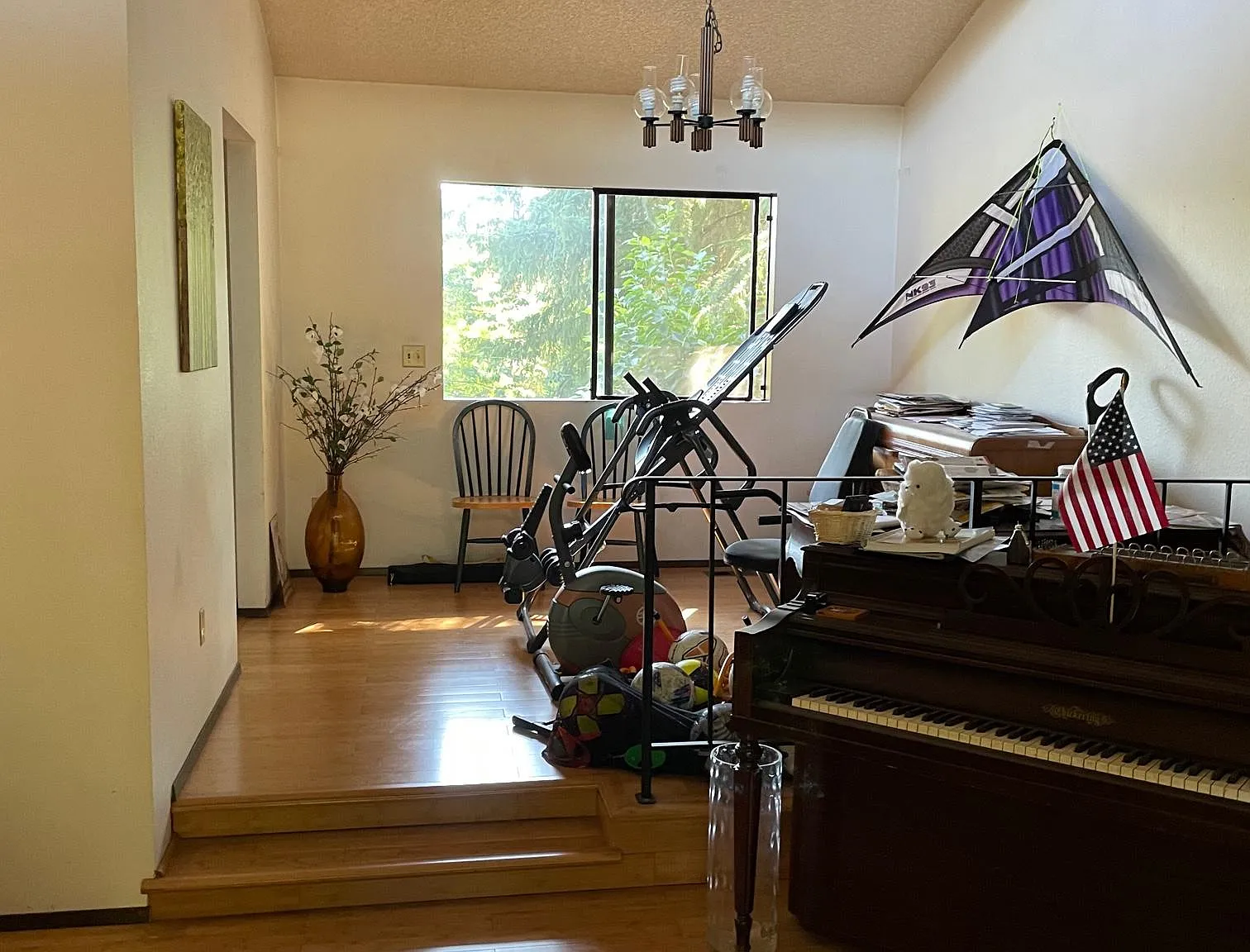 5 bed, 2.5 bath, 2670 sqft, $930 — Photo 3