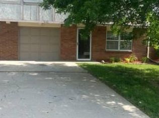 1615 NW Cardiff Dr, Blue Springs, MO 64015