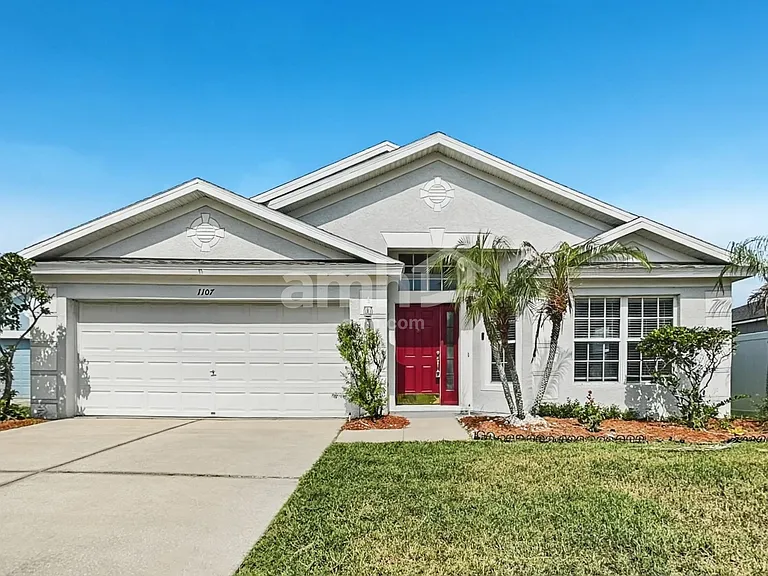 1107 Summer Breeze Dr — Photo 1