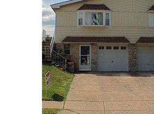 8316 Dorcas St, Philadelphia, PA 19152