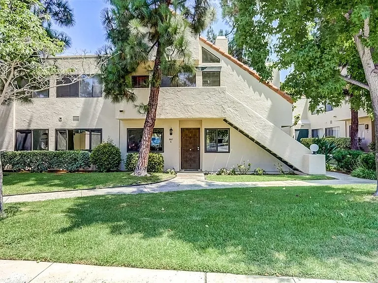 387 N Melrose Dr #C — Photo 13