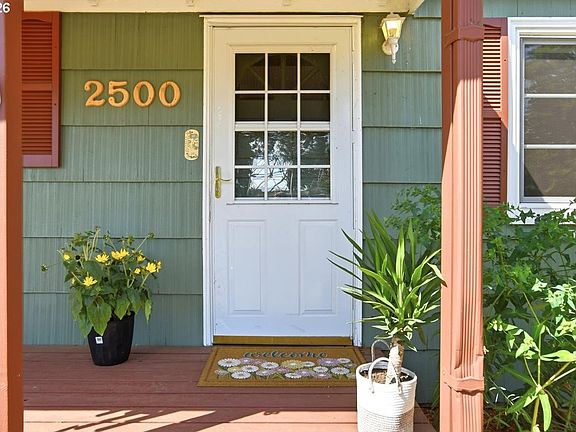 4th image of 2500 Linda Ln