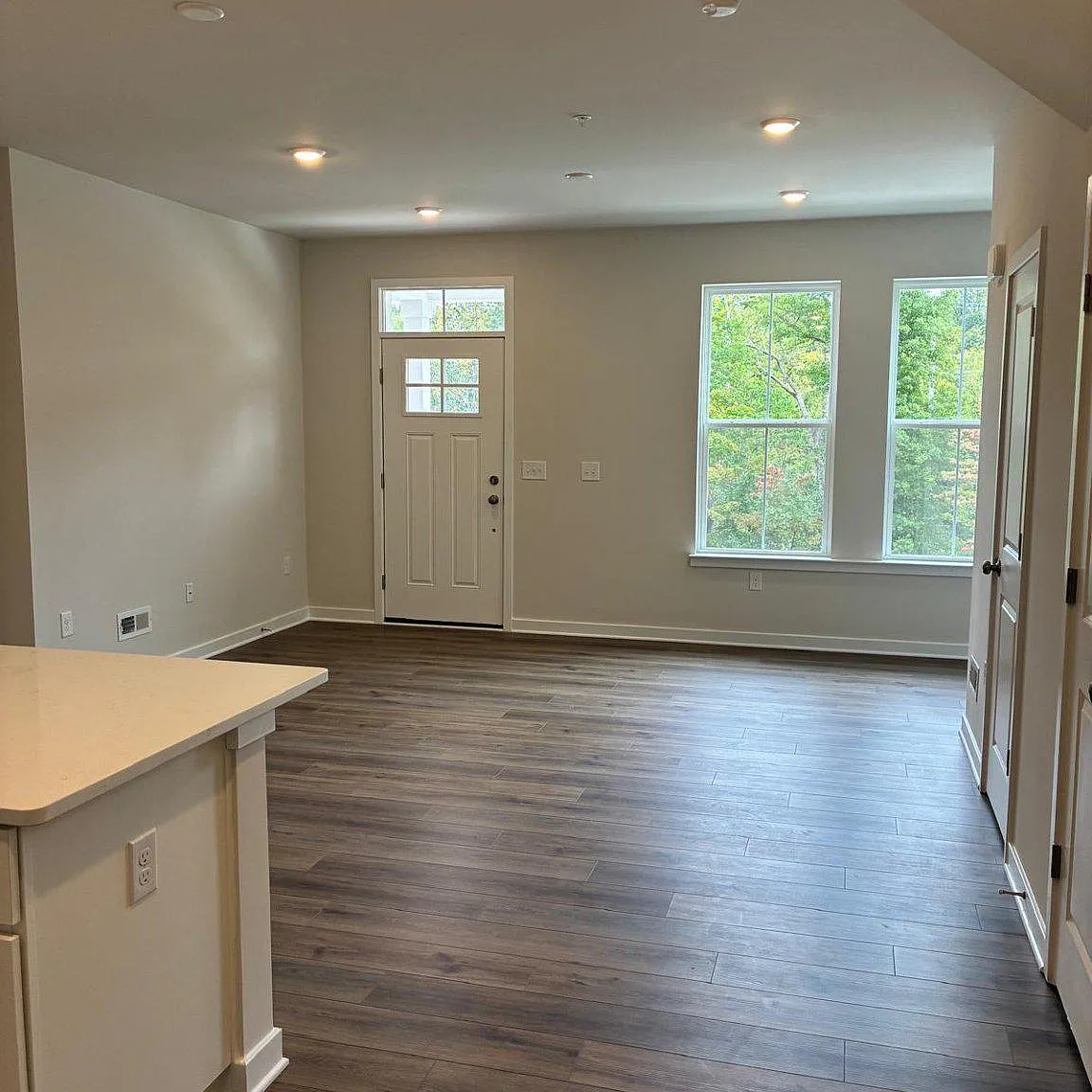 2 bed, 2.5 bath, 1700 sqft, $2,650 — Photo 3