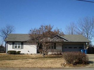 1608 SW D St, Bentonville, AR 72712