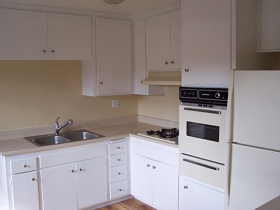 4th image of 8482 Parkway Dr