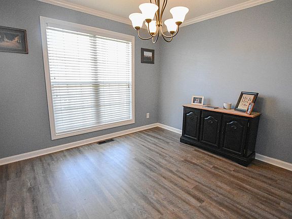 4th image of 2845 Brewster Dr