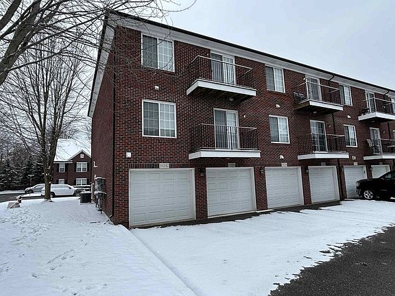 3rd image of 53242 E Providence Dr