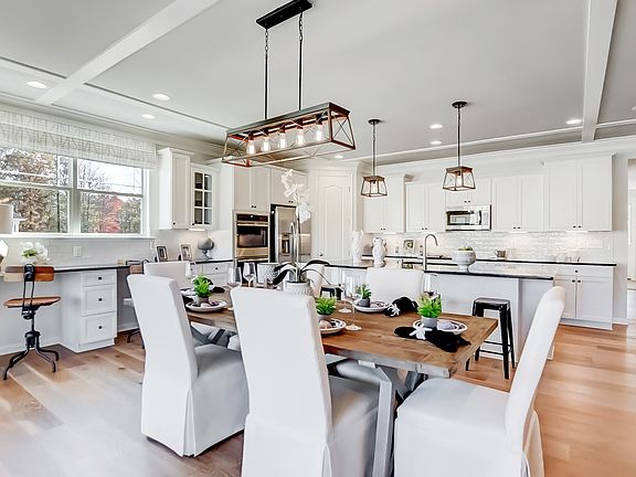 Dining area adjacent to kitchen