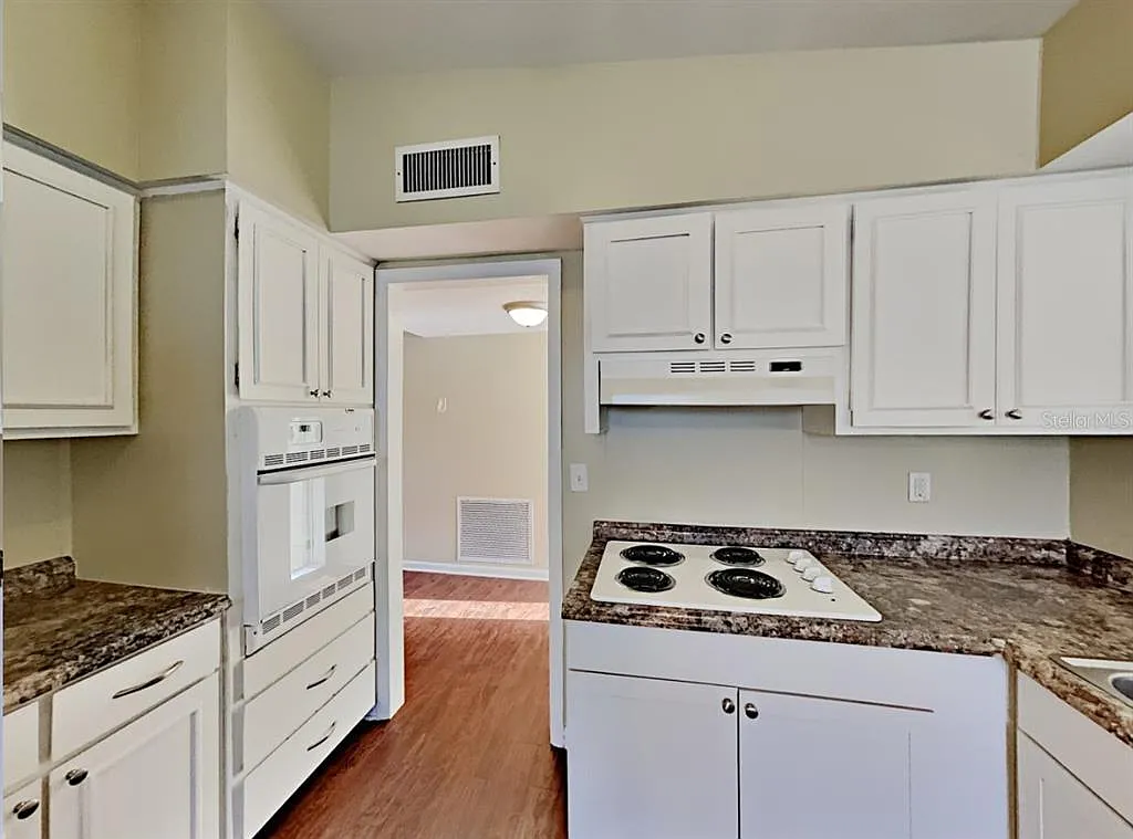 3 bed, 2.0 bath, 1698 sqft, $1,699 — Photo 3