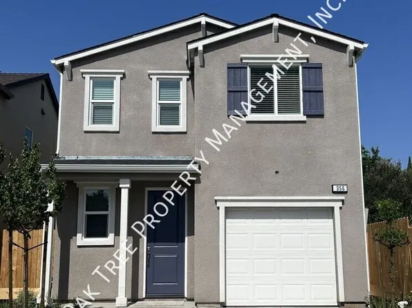 356 Oxford Ave #A, Clovis, CA 93612