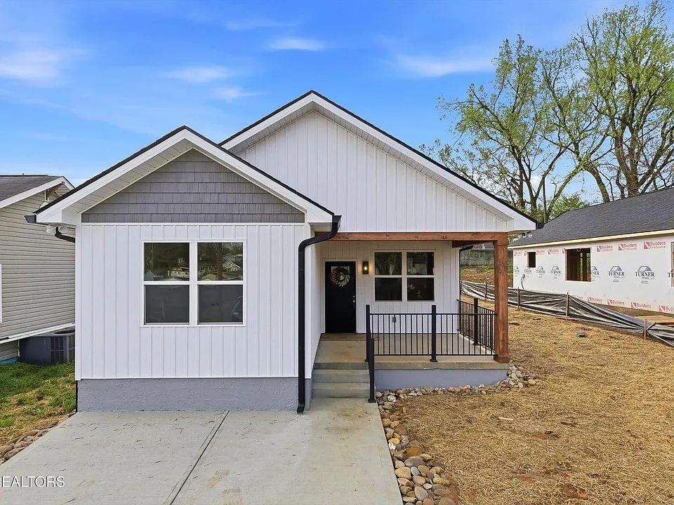 818 W Anderson Ave