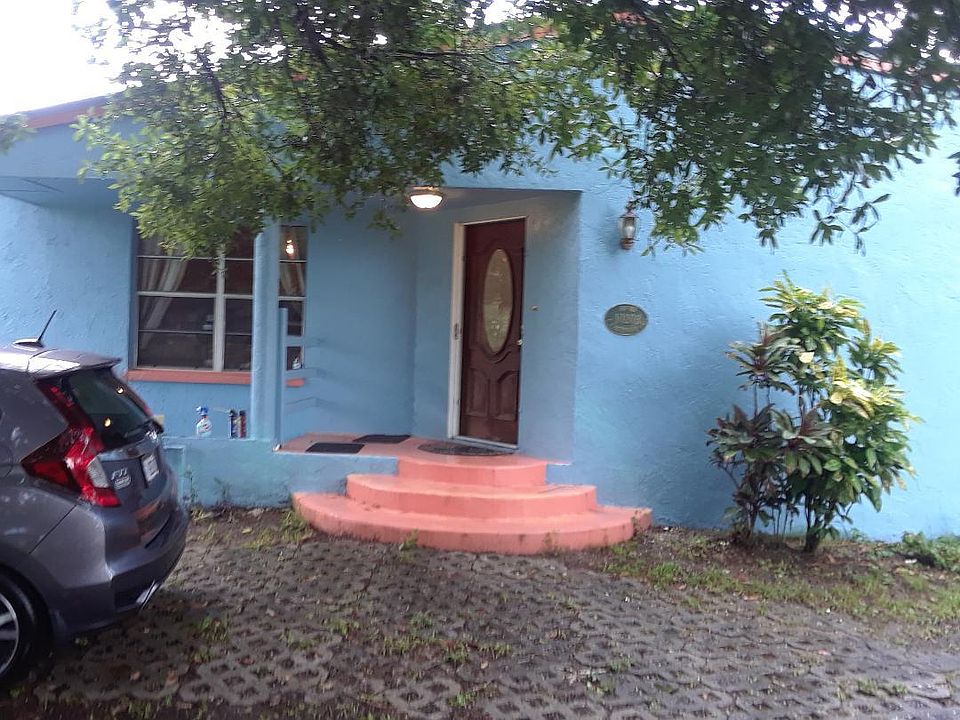 1st image of 10203 N Fleetwood Dr