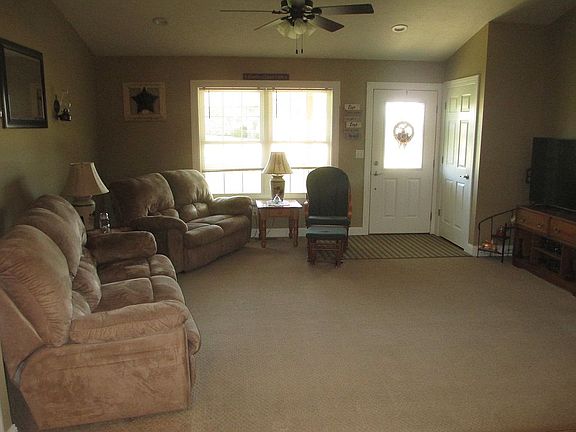 3rd image of 518B Hickory Ln #B