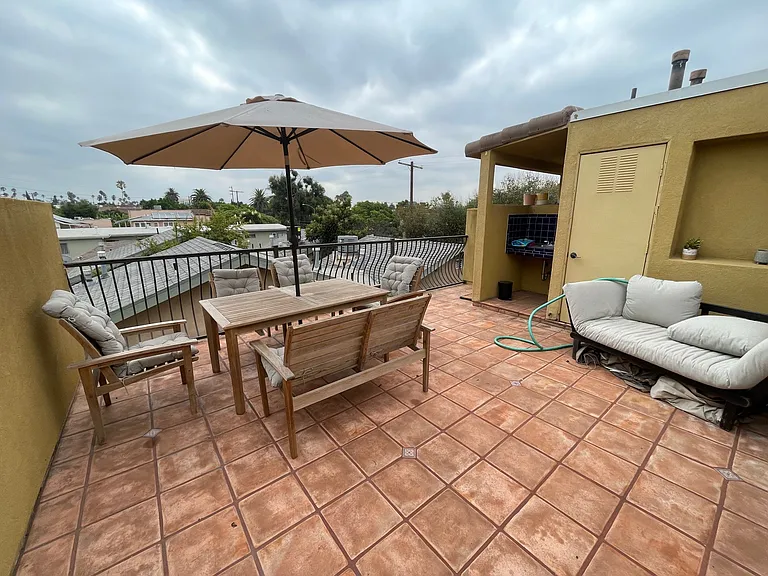 5937 W Willoughby Ave #2 — Photo 19