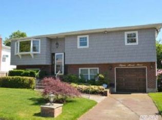 15 Miami Rd, Bethpage, NY 11714