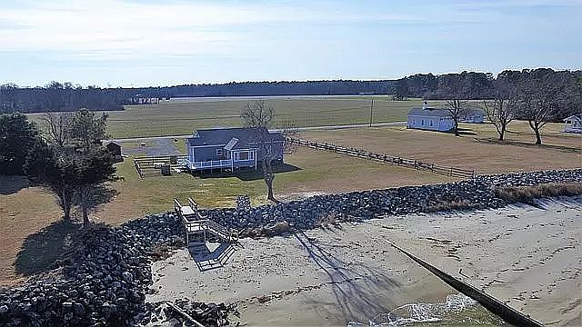 2nd image of 409 Marshalls Beach Rd