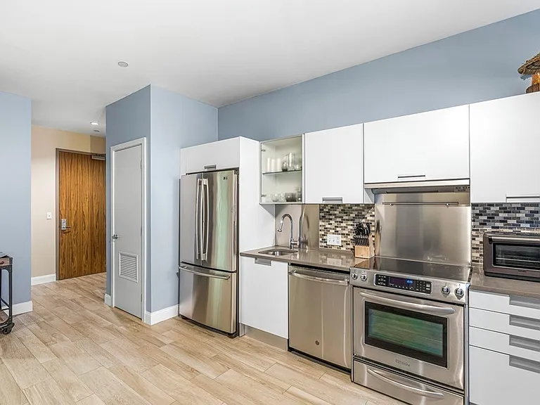 346 Congress St #203 — Photo 7