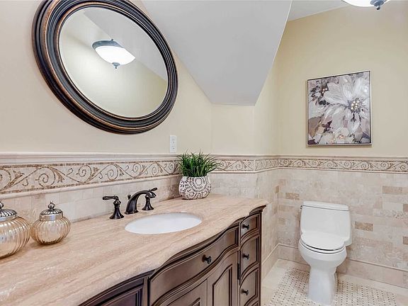 4th image of 677 Linda Ct #A