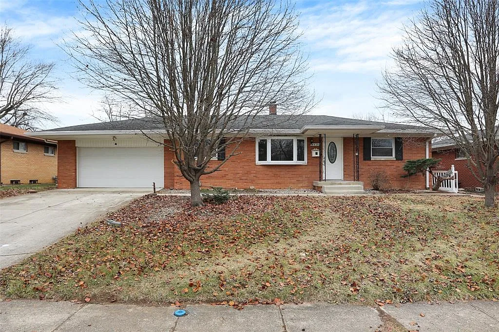 4439 Lesley Ave photo 1