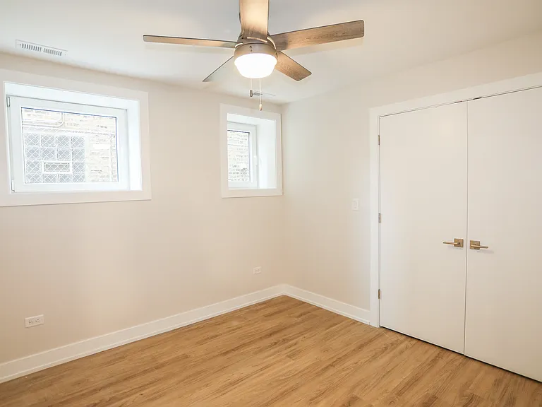 2230 W Wilson Ave #G — Photo 11