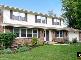 0S340 Madison St, Winfield, IL 60190