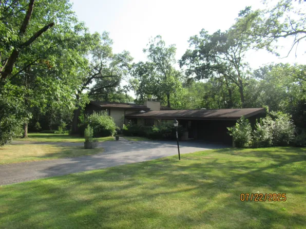 2592 Oakwood Dr, Olympia Fields, IL 60461