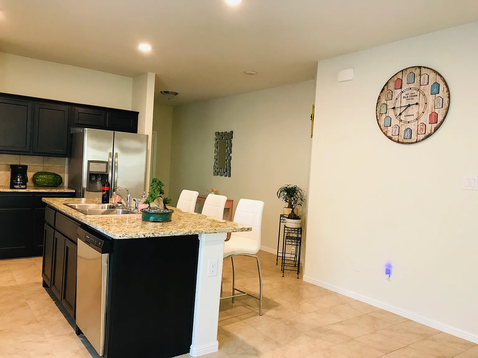 4 bed, 1790 sqft, $3,200 — Photo 2
