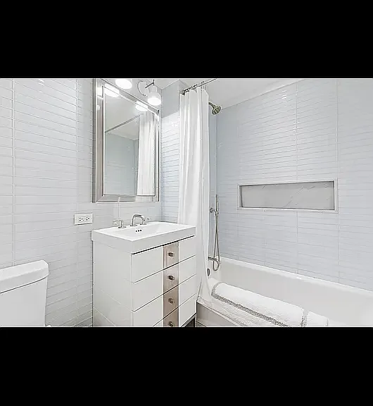 212 Warren St #4R — Photo 7