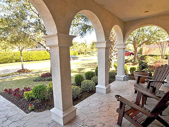 3rd image of 5327 Regency Dr