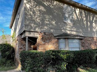 2818 S Fielder Rd, Arlington, TX 76015