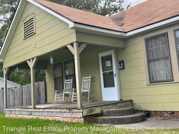 2301 W Lucas Dr, Beaumont, TX 77706