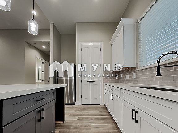 4th image of 2915 Sherwood Ln
