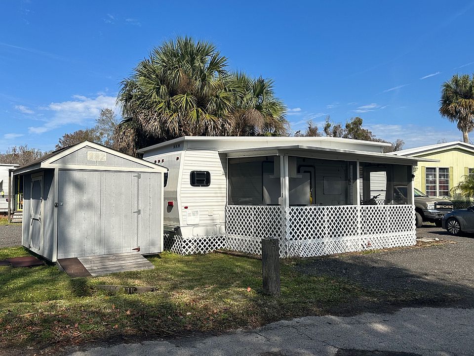 Fifth-Wheel with Shed and Porch facing Lake Dexter