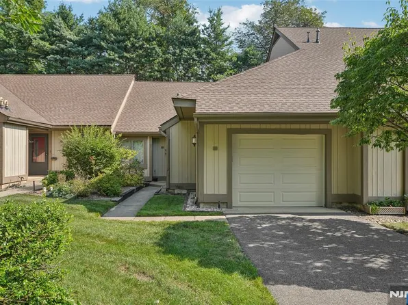 416 Bromley Pl #416B, Wyckoff, NJ 07481