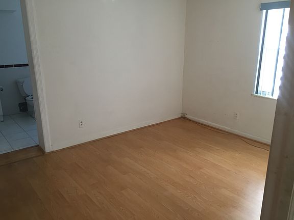 3rd image of 4318 S Hale Ave