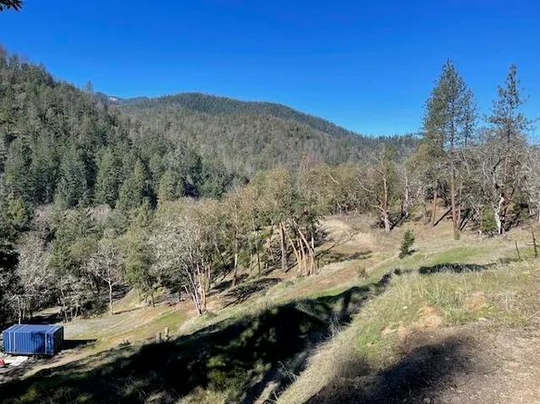10071 Wagner Creek Rd, Talent, OR 97540