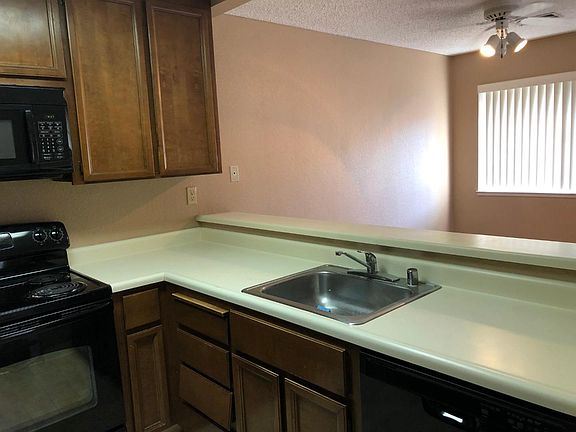 2nd image of 1208 La Terrace Cir