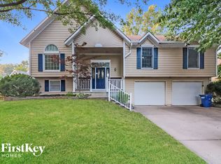 1318 SE 6th St, Lees Summit, MO 64063