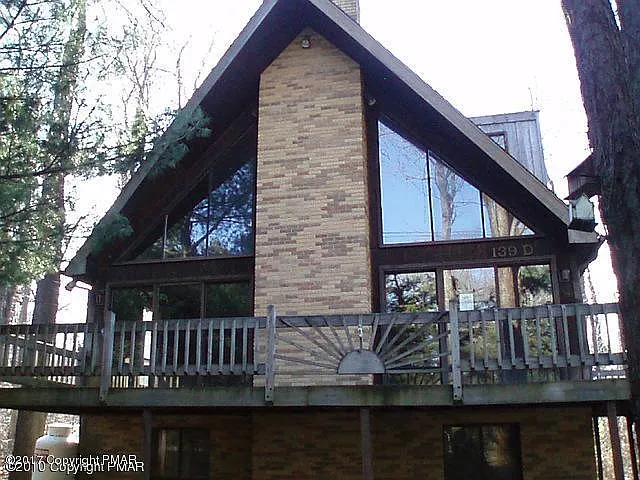 4752 Brentwood Dr photo 1