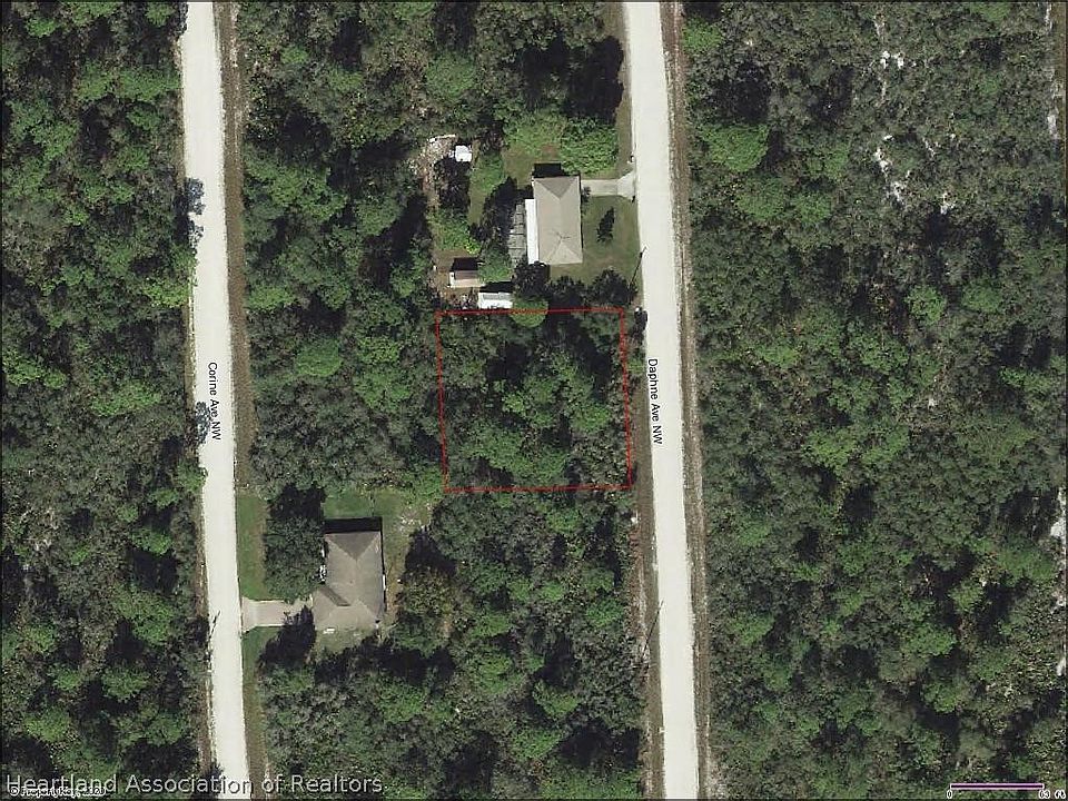 2nd image of 117 Daphne Ave NW