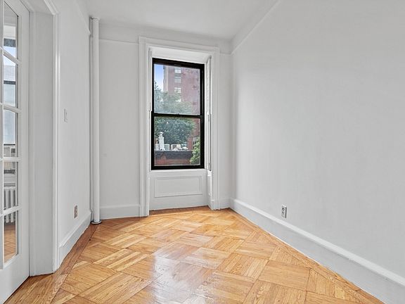 5th image of 151 E 82nd St APT 3A